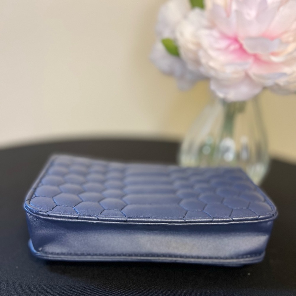 Bebe Crossbody/Clutch - Picture 4 of 7